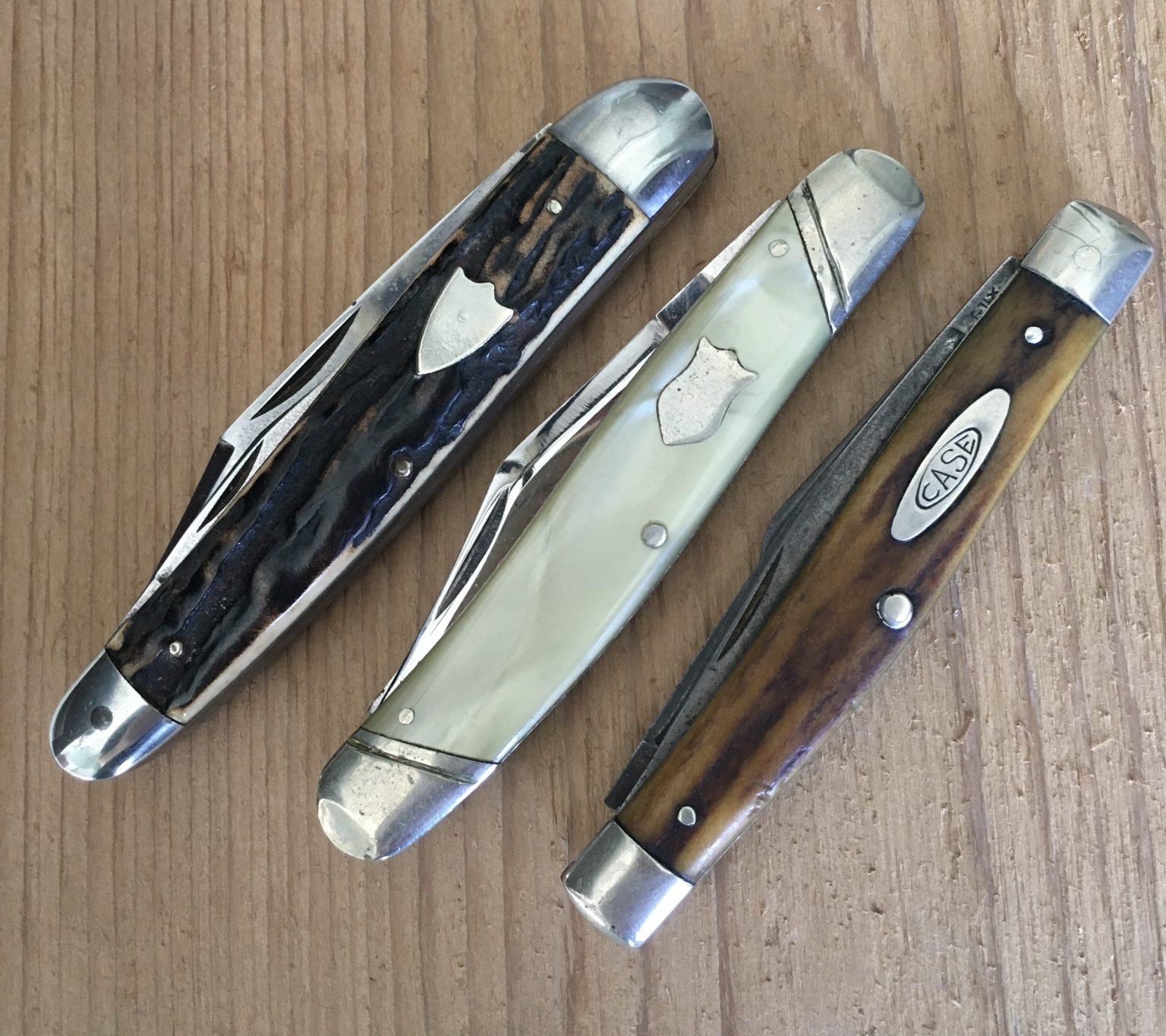 Pocket Knife Pulls An Opening Story Old Pocket Knives